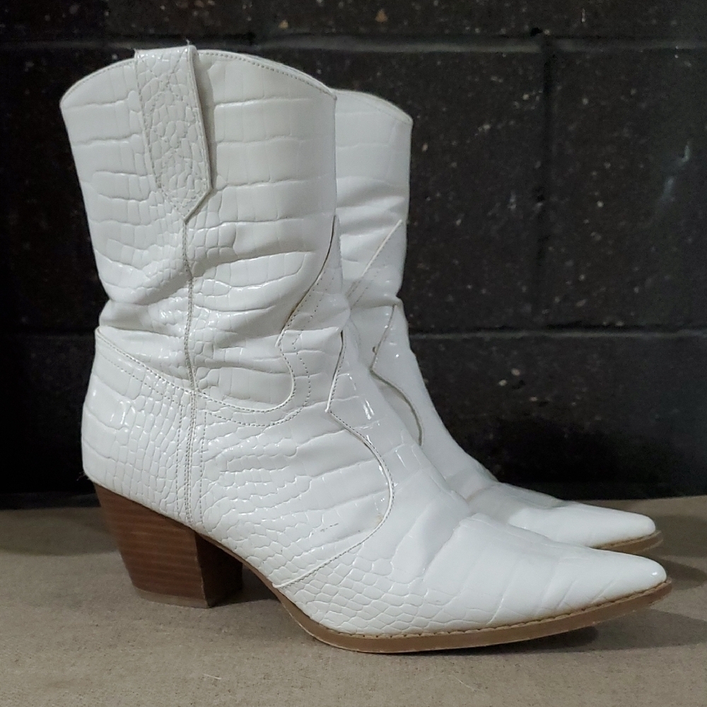Coconuts by Matisse White Heeled Boots Animal Print Western Cowgirl Bambi Pointy